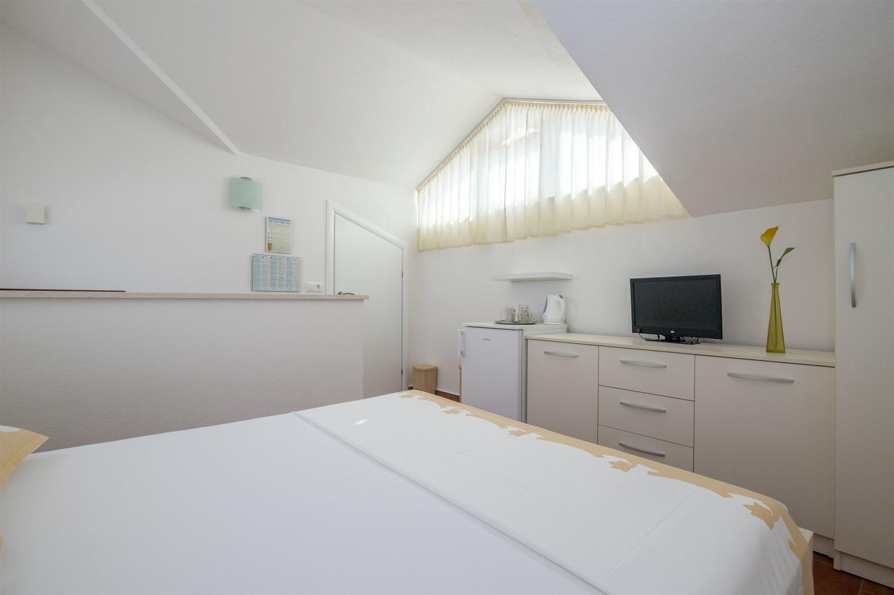 Apartments And Room Maestral Trogir Zewnętrze zdjęcie